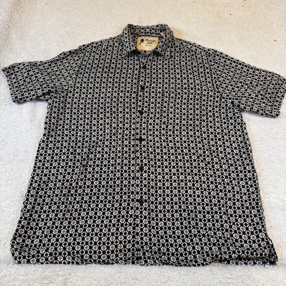 Vintage Silk Mens XL Black White Geometric Diamond Print 100% Silk Shirt S/S - Picture 1 of 7
